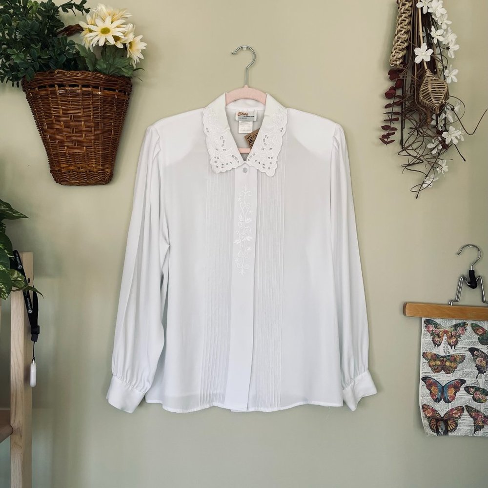 delicate vintage embroidered collar white button up